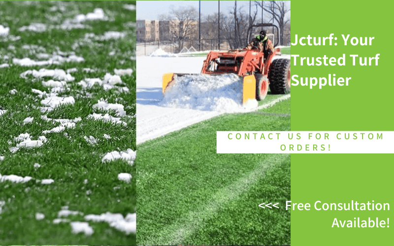 Campo de césped artificial en invierno con remoción de nieve y durabilidad a bajas temperaturas.