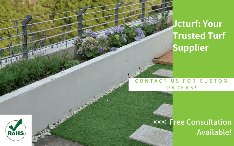 Instalación de césped artificial en azoteas con parterres de flores de bajo mantenimiento